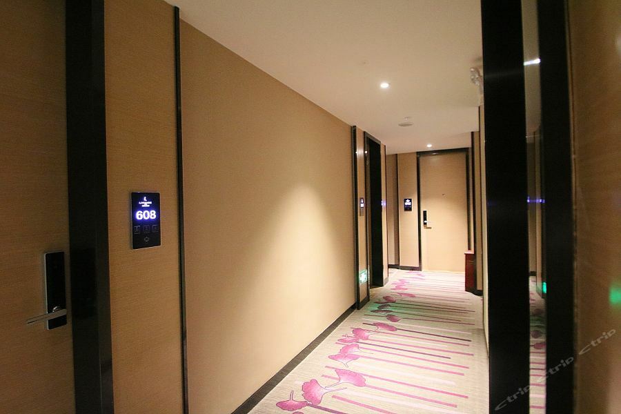 Lavande Hongqiao Airport Wuzhong Road Hotel